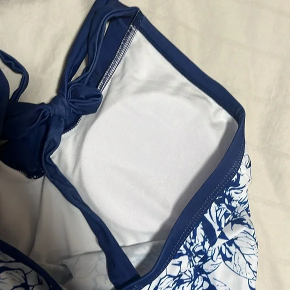 Bathing suit - Picture 5 of 7